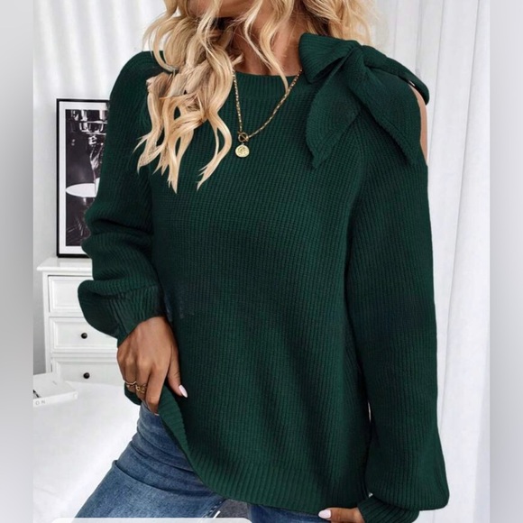 Green Cut-Out Shoulder Long Sleeve Tie Knit Sweater Top Holiday Christmas - Picture 3 of 5